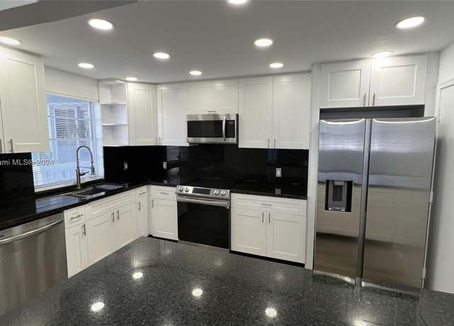 Property at 1020 Meridian Ave #201, Miami Beach, FL 33139, 2 beds, 2 baths