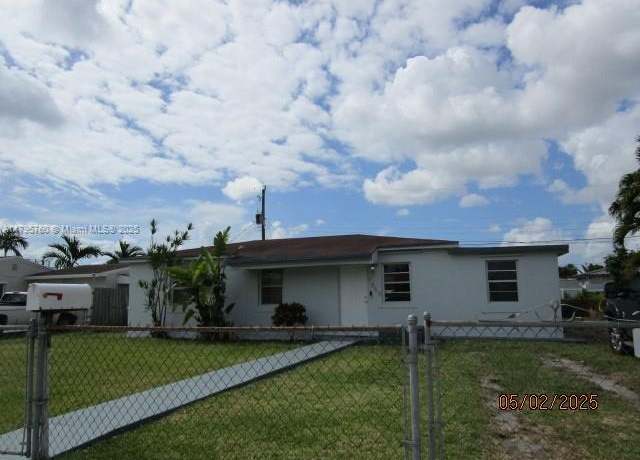 Property at 7550 SW 38th St, Miami, FL 33155, 4 beds, 2 baths