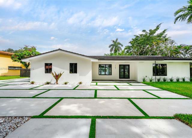 Property at 7101 E Troon Cir, Miami Lakes, FL 33014, 4 beds, 4 baths