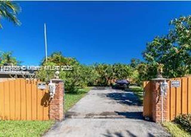 Property at 2515 Garfield St, Hollywood, FL 33020, 3 beds, 2 baths