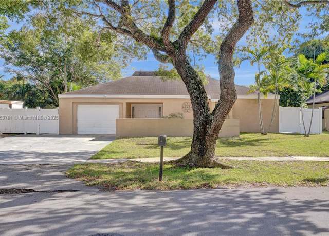 Property at 9440 SW 49th Pl, Cooper City, FL 33328, 4 beds, 2 baths