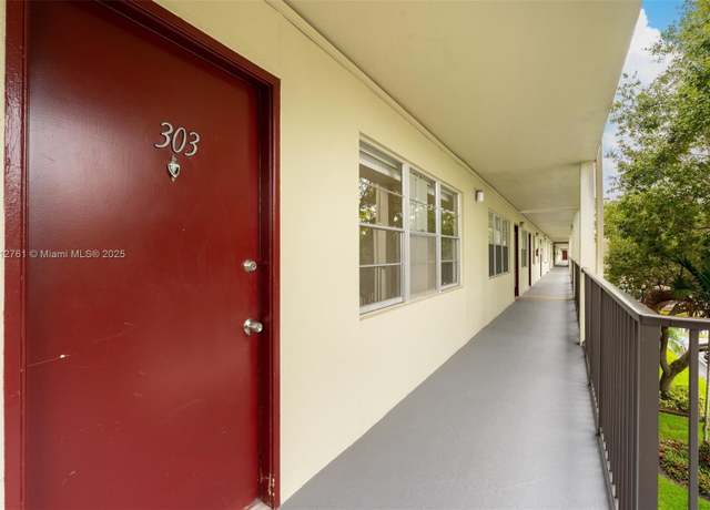 Property at 13255 SW 7th Ct Unit 303D, Pembroke Pines, FL 33027, 1 bed, 1.5 baths