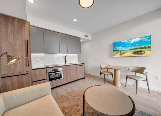 Property at 580 72nd St #1511, Miami Beach, FL 33141, 1 bed, 1 bath