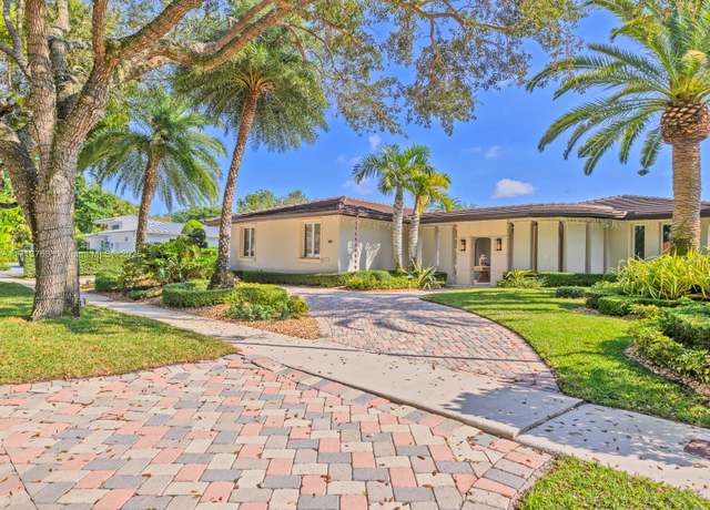 Property at 16111 W Troon Cir, Miami Lakes, FL 33014, 4 beds, 4 baths