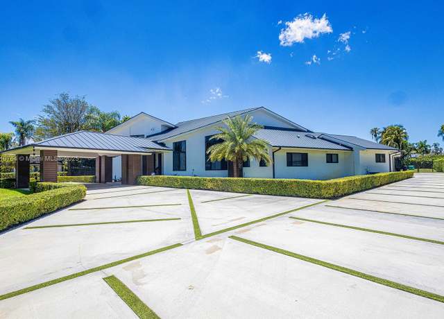 Property at 10506 SW 89th Pl, Miami, FL 33176, 6 beds, 5 baths