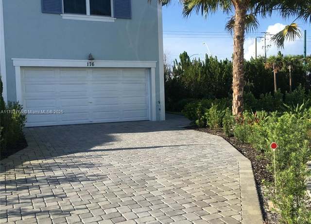 Property at 176 Osprey Preserve Blvd, Jensen Beach, FL 34957, 3 beds, 2.5 baths