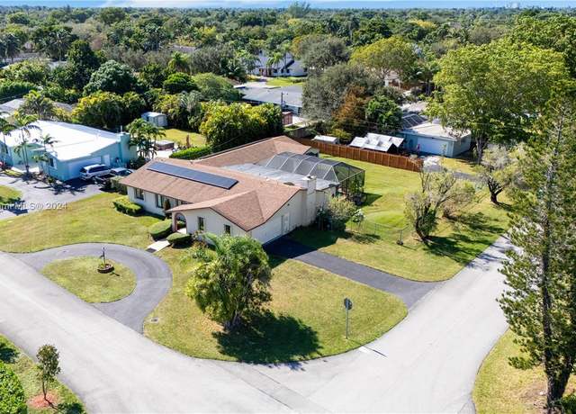 Property at 17600 SW 84th Ct, Palmetto Bay, FL 33157, 4 beds, 4 baths