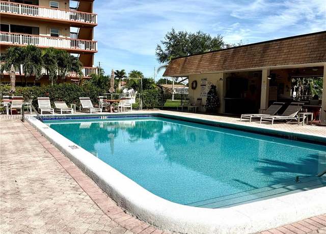 Property at 5300 Washington St Unit U405, Hollywood, FL 33021, 2 beds, 2 baths