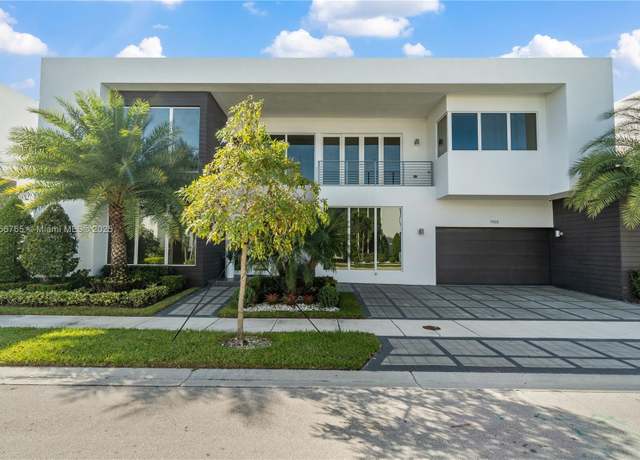 Property at 7468 NW 103rd Ct, Doral, FL 33178, 5 beds, 5.5 baths