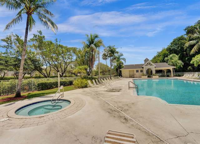 Property at 7858 Dixie Beach Cir #7858, Tamarac, FL 33321, 2 beds, 1.5 baths