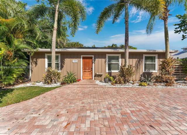 Property at 1862 Center St, Jupiter, FL 33458, 3 beds, 2 baths