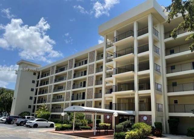 Property at 2751 N Palm Aire Dr #504, Pompano Beach, FL 33069, 1 bed, 1.5 baths