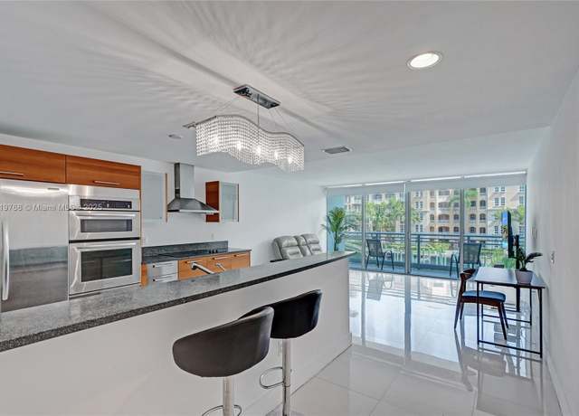 Property at 2950 NE 188th St #225, Aventura, FL 33180, 1 bed, 1 bath