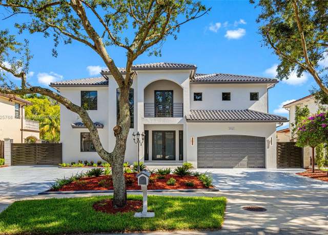 Property at 8946 NW 176th Ln, Miami, FL 33018, 5 beds, 4 baths
