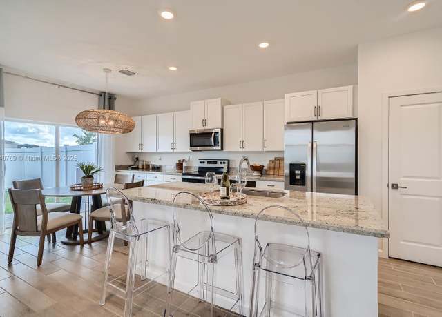Property at 1754 SE 8th Ter #1754, Homestead, FL 33034, 4 beds, 3 baths