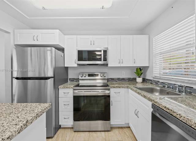Property at 8305 Sunrise Lakes Blvd #101, Sunrise, FL 33322, 2 beds, 2 baths