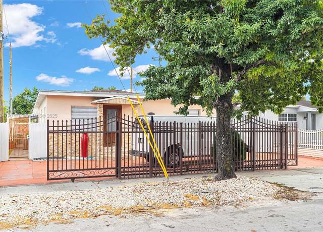 Property at 31 SW 58th Ct, Miami, FL 33144, 5 beds, 4 baths