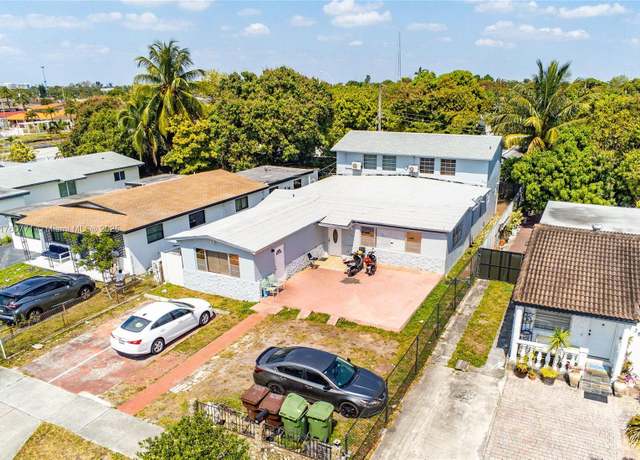 Property at 359 W 12th St, Hialeah, FL 33010, 6 beds, 5 baths