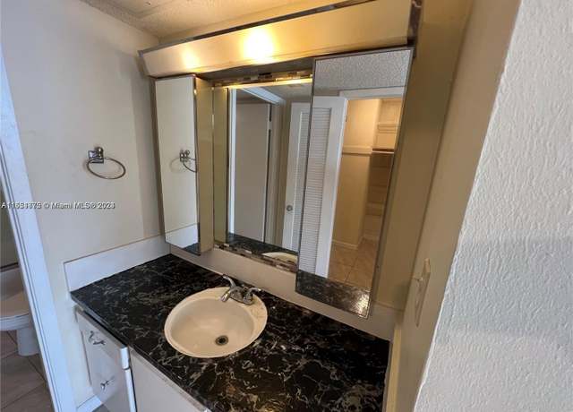 Property at 18051 Biscayne Blvd #703, Aventura, FL 33160, 1 bed, 1.5 baths