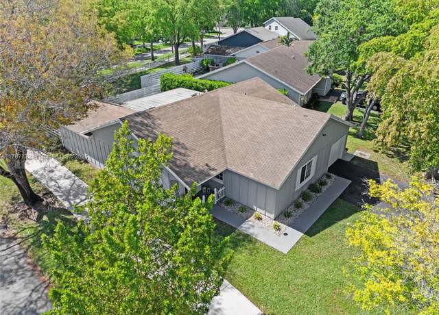 Property at 14930 SW 141st Pl, Miami, FL 33186, 4 beds, 3 baths