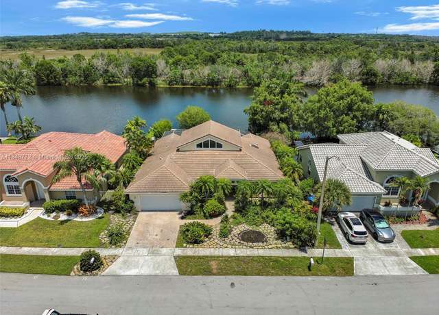 Property at 20211 NW 10th St, Pembroke Pines, FL 33029, 4 beds, 2 baths