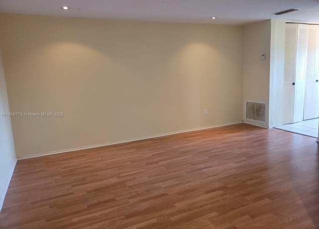 Property at 2886 E Fernley Dr E #24, West Palm Beach, FL 33415, 1 bed, 1 bath