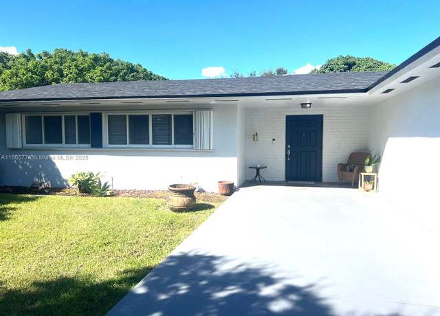 Property at 15225 SW 235th St, Homestead, FL 33032, 3 beds, 2 baths