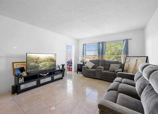 Property at 2950 NE 201st Ter Unit E323, Aventura, FL 33180, 1 bed, 2.5 baths