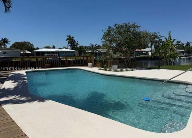 Property at 411 SE 6th Ave, Pompano Beach, FL 33060, 3 beds, 2 baths