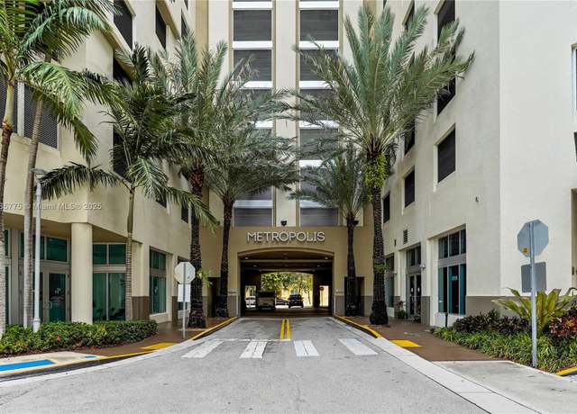 Property at 9055 SW 73rd Ct #209, Miami, FL 33156, 1 bed, 1 bath