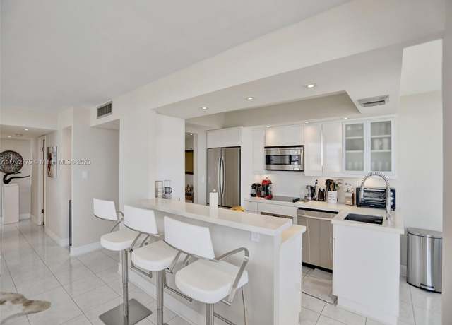 Property at 18011 Biscayne Blvd #1904, Aventura, FL 33160, 2 beds, 2 baths
