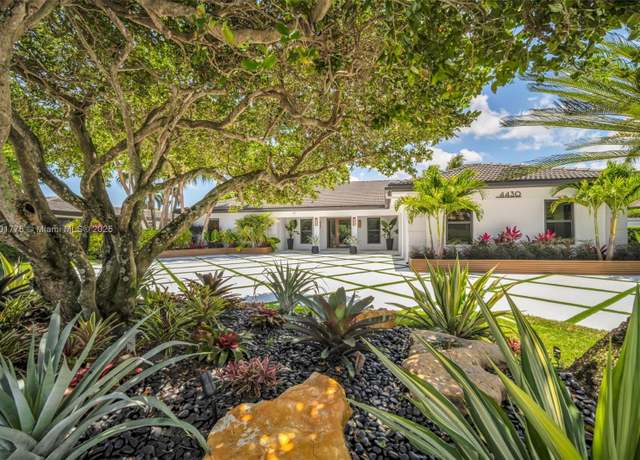 Property at 4430 Casper Ct, Hollywood, FL 33021, 6 beds, 5.5 baths