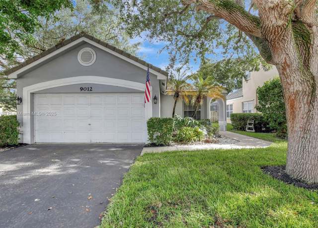 Property at 9012 Lake Park Cir S, Davie, FL 33328, 2 beds, 2 baths