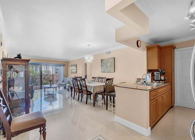 Property at 460 W Park Dr #104, Miami, FL 33172, 2 beds, 1 bath