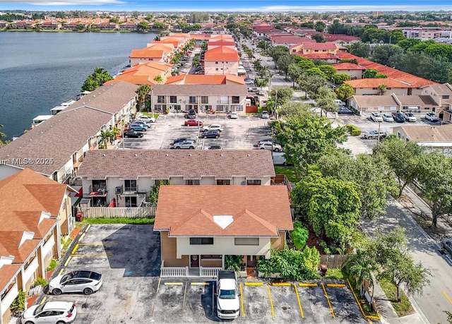 Property at 5350 W 26th Ave #118, Hialeah, FL 33016, 3 beds, 2.5 baths