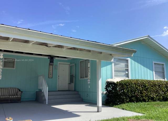 Property at 2111 Waylife Ct, FL 33920, 3 beds, 2 baths
