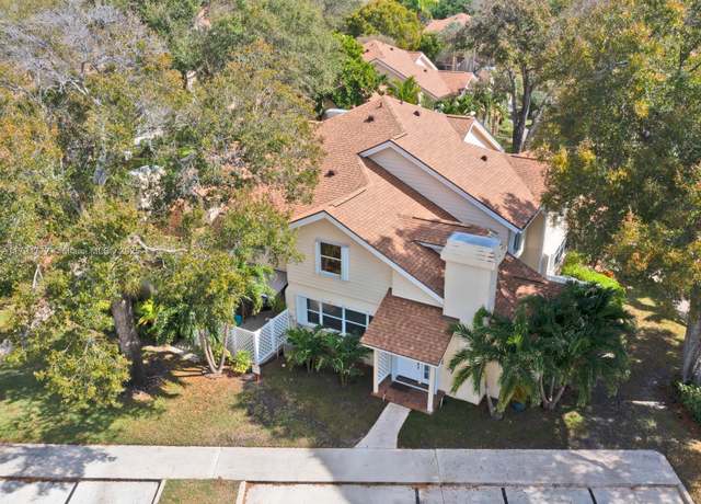 Property at 8109 Oakton Ct Unit 9D, Lake Clarke Shores, FL 33406, 3 beds, 2 baths