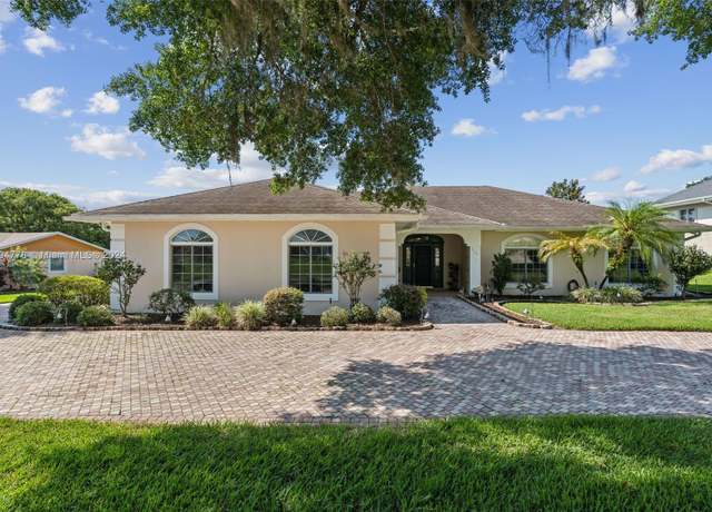 Property at 117 Fairway Dr, Other City - In The State Of Florida, FL 33844, 3 beds, 2.5 baths