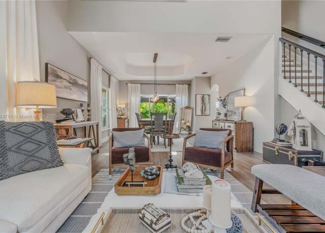 Property at 5926 NW 113th Pl, Doral, FL 33178, 4 beds, 2.5 baths