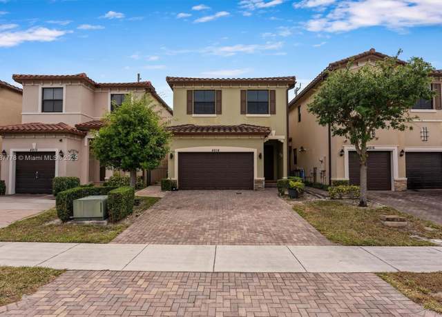 Property at 4814 NW 56th Ct, Tamarac, FL 33319, 3 beds, 2.5 baths