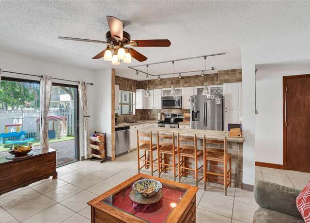 Property at 16465 NE 26th Ave #18, North Miami Beach, FL 33160, 3 beds, 2.5 baths