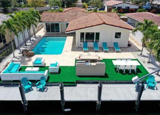 Property at 2321 SE 15th St, Pompano Beach, FL 33062, 3 beds, 2 baths