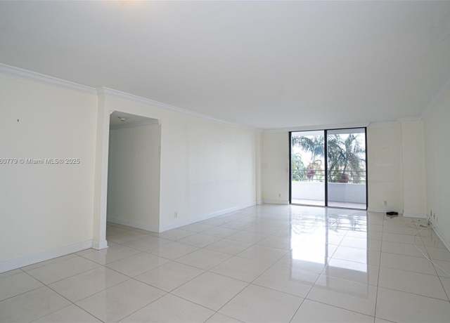 Property at 2500 Parkview Dr #616, Hallandale Beach, FL 33009, 2 beds, 2 baths