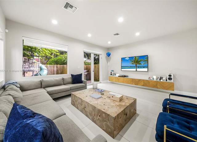 Property at 3757 SW 27 Ln #3757, Miami, FL 33134, 3 beds, 3.5 baths
