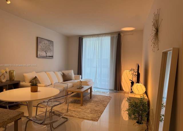 Property at 185 SW 7th St #2808, Miami, FL 33130, 1 bed, 1 bath