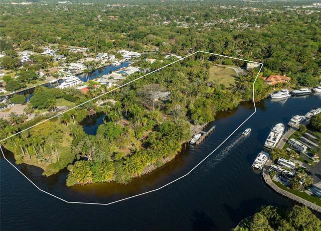 Property at 2350 SW 26th Ave, Fort Lauderdale, FL 33312, 4 beds, 4 baths