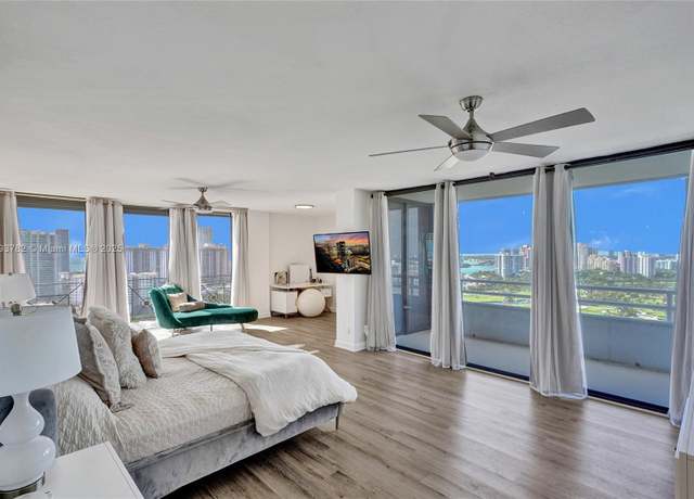 Property at 20355 NE 34th Ct #2725, Aventura, FL 33180, 5 beds, 3.5 baths