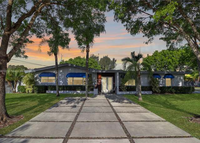 Property at 14600 SW 87th Ct, Palmetto Bay, FL 33176, 4 beds, 3 baths