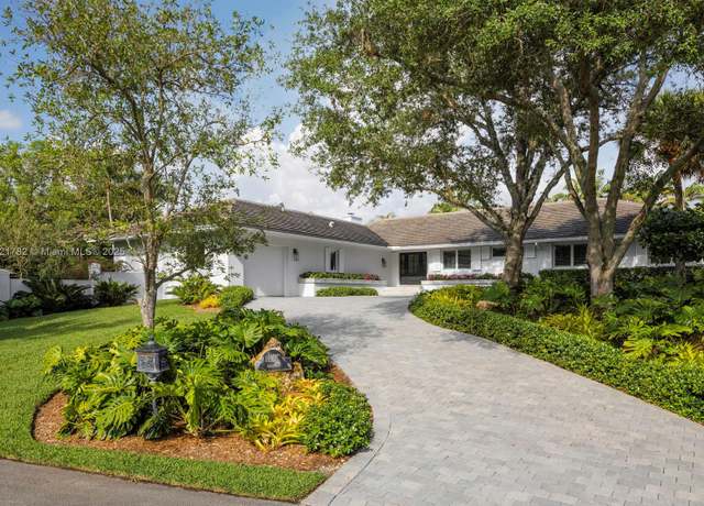 Property at 11100 Paradela St, Coral Gables, FL 33156, 5 beds, 5.5 baths