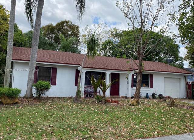 Property at 14902 SW 65th Ter, Miami, FL 33193, 3 beds, 2 baths